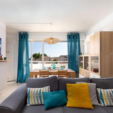 Apartment Les Roses By Interhome